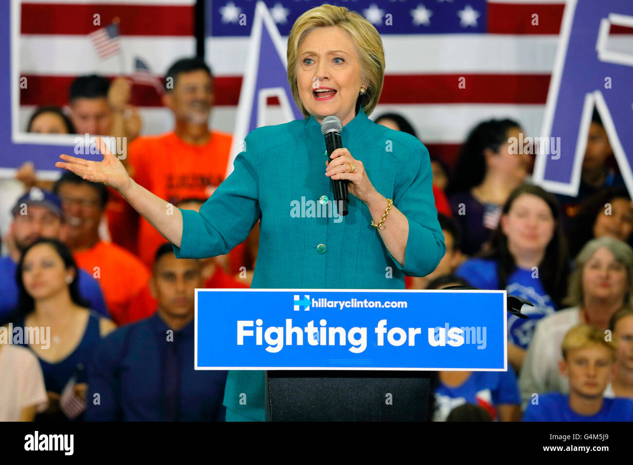Presidential Candidate Hillary Clinton Campaigns in Oxnard, CA at 'Get out the vote' rally Stock Photo