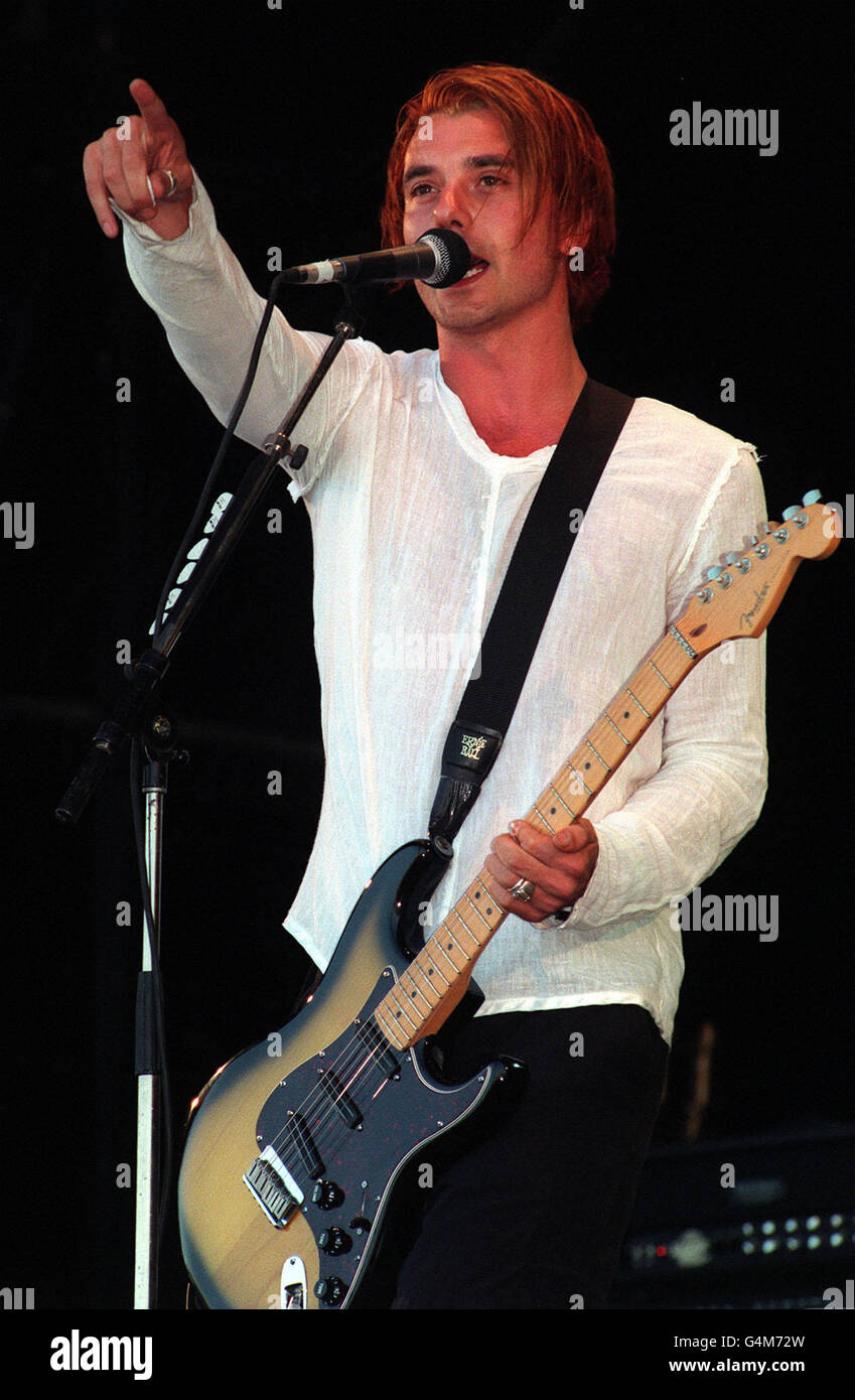Gavin rossdale 1999 hi-res stock photography and images - Alamy