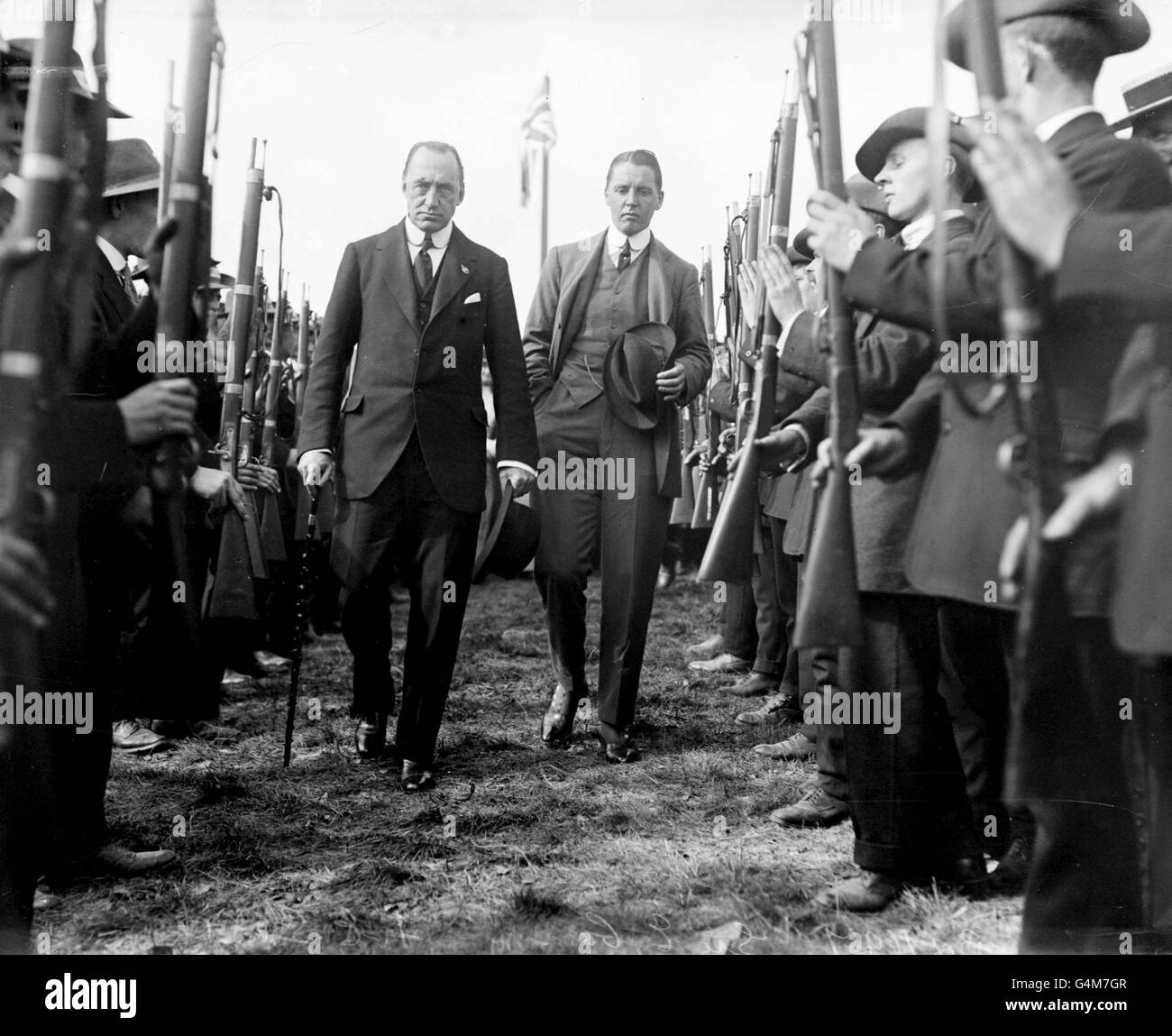 Sir Edward Carson (1854 - 1935). He led the Northern Irish Resistance to the British Government's plans for Irish Home Rule. Pictured here with Lord Birkenhead (F E Smith) (right) at Dromore inspecting Ulster riflemen carrying antiquated firearms. Stock Photo