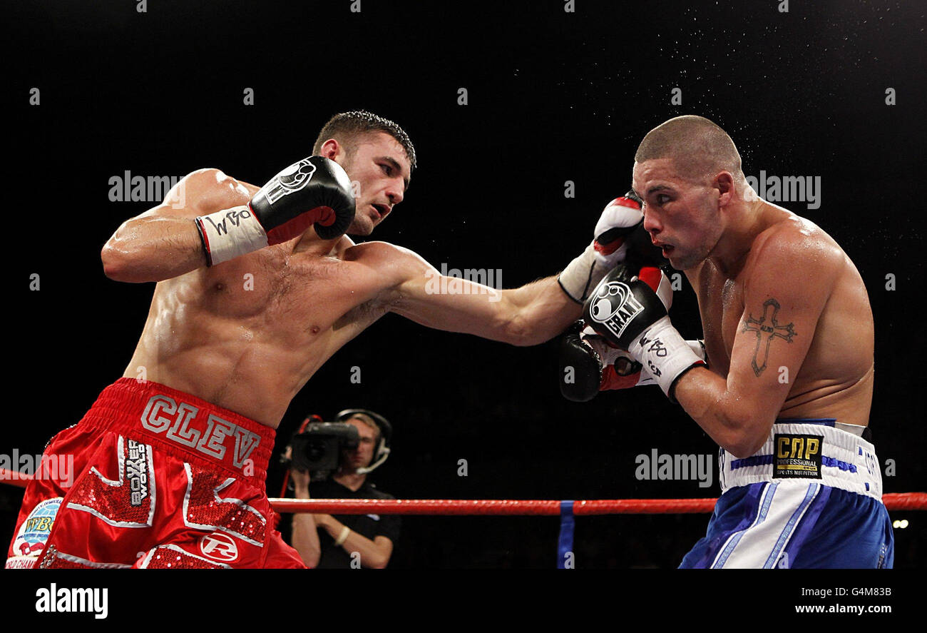 Boxing cleverly half length mid mangsk hi-res stock photography and ...
