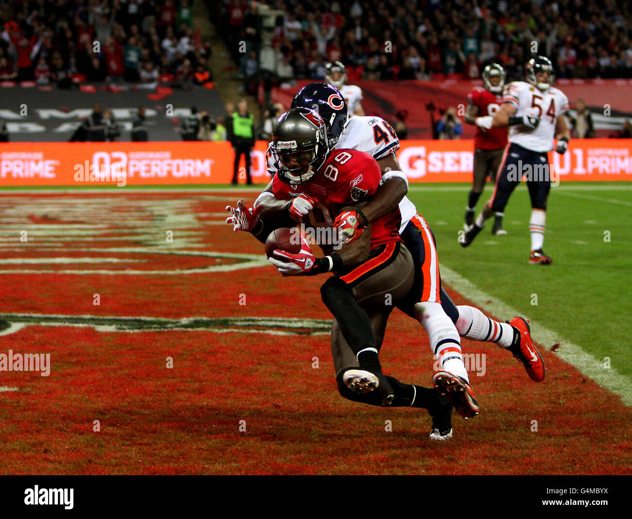 Tampa Bay Buccaneers Dezmon Briscoe runs his sides second touchdown of the  game during the NFL International Series Match at Wembley Stadium, London  Stock Photo - Alamy
