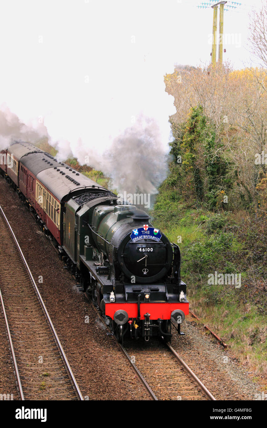 46100 'Royal Scot' hauls the Great Britain IX away from Par, Cornwall, on 27th April 2016, bound for Bristol. Stock Photo