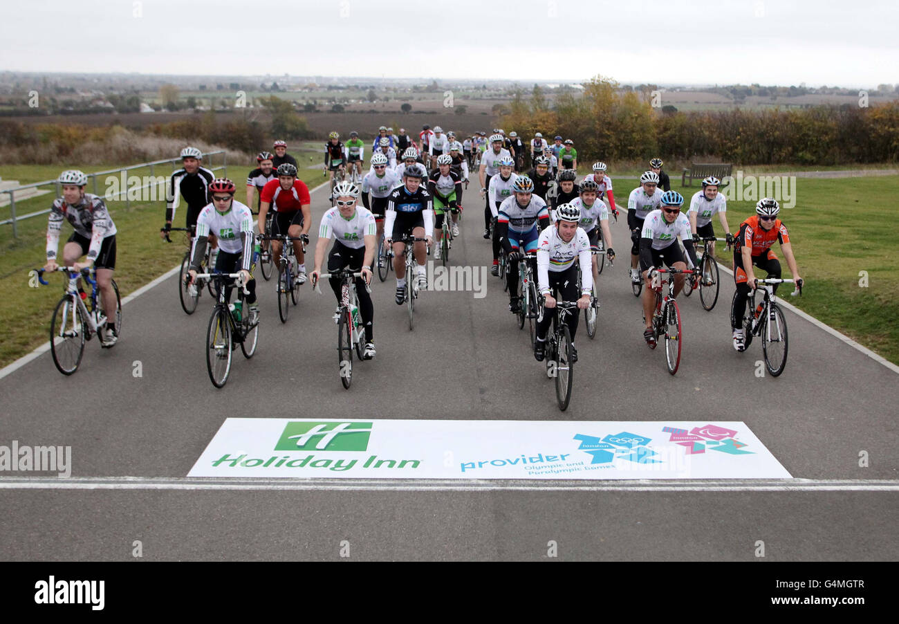 Current World Champion and Tour de France Green Jersey winner Mark Cavendish (front 3rd right