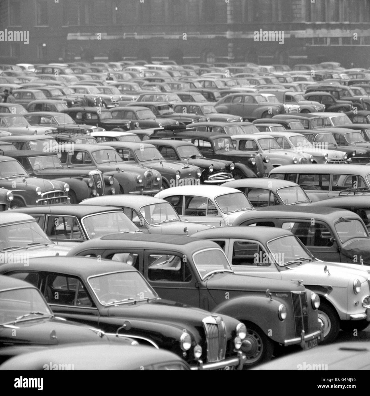 800 cars are packed tightly into Horse Guards Parade, London, during the 24-hour rail strike. The full signs had to be put out at the car park after many commuters would not risk uncertainty over the rail service and underground tubes Stock Photo