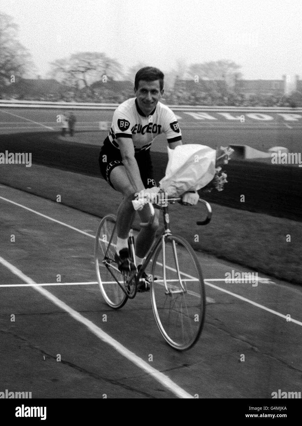 Tom simpson 1967 france hi-res stock photography and images - Alamy