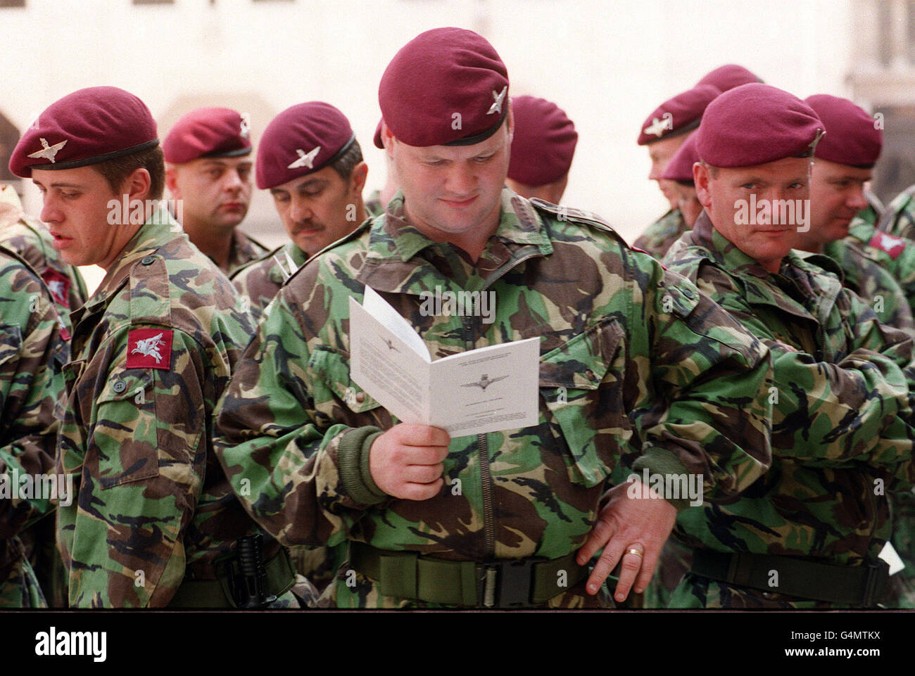 Paratroopers during a service and Blessing of the Battalion's Colours at St. Lawrence Jewry in London before marching together for the last time, less than a week before their unit is disbanded. The 10th Battalion of the Parachute Regiment has fallen victim to defence cuts. * Unit is made up principally of Territorial Army soldiers from London Stock Photo