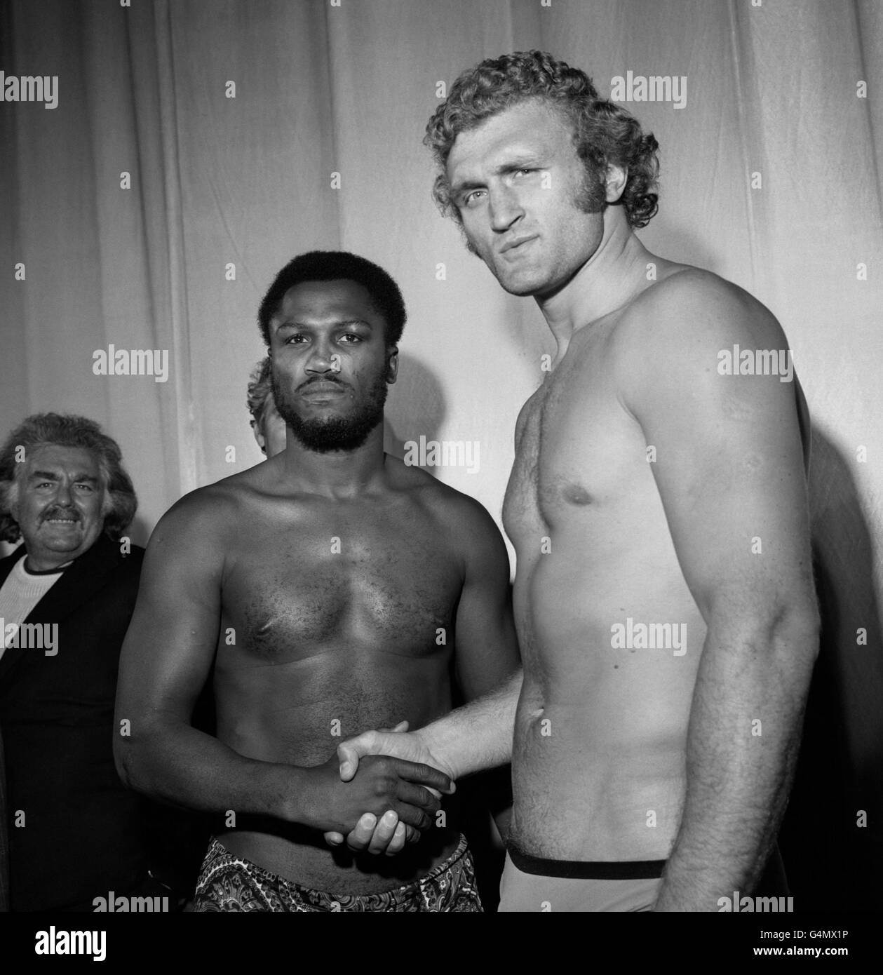 Boxing - Heavyweight - Joe Bugner v Joe Frazier - Weigh-in - Odeon, Leicester Square Stock Photo