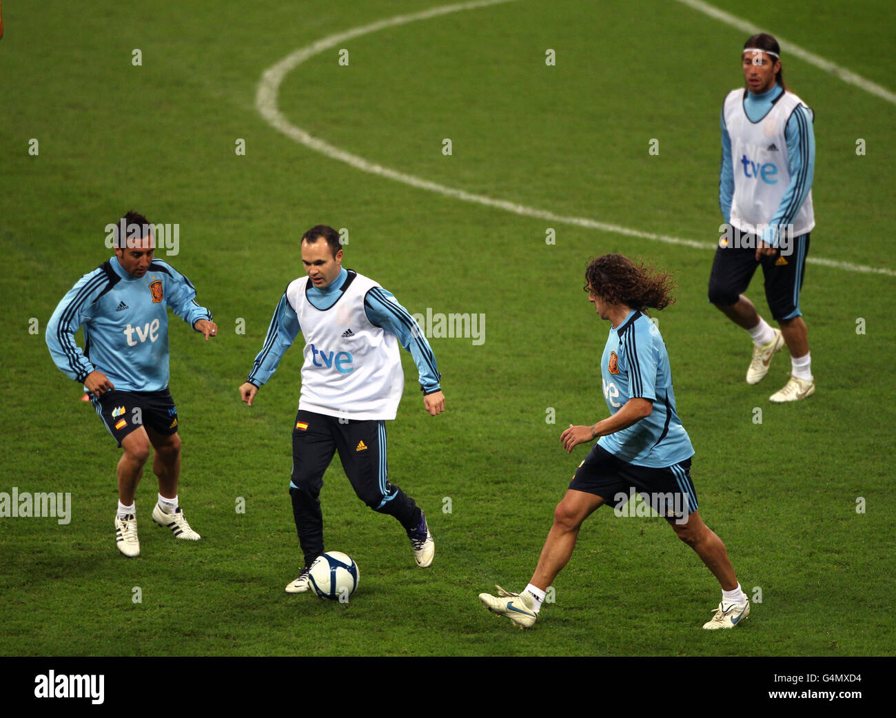 Soccer - International Friendly - England v Spain - Spain Training Session - Wembley Stadium. Spain's Andres Iniesta (second left) and Carles Puyol (second right) during the training session at Wembley Stadium, London. Stock Photo