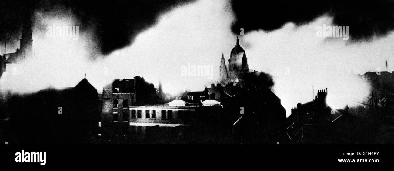 A picture taken from the Press Association building on the night of May 10th, 1941, as London was blitzed by the German Luftwaffe during the Second World War. Stock Photo