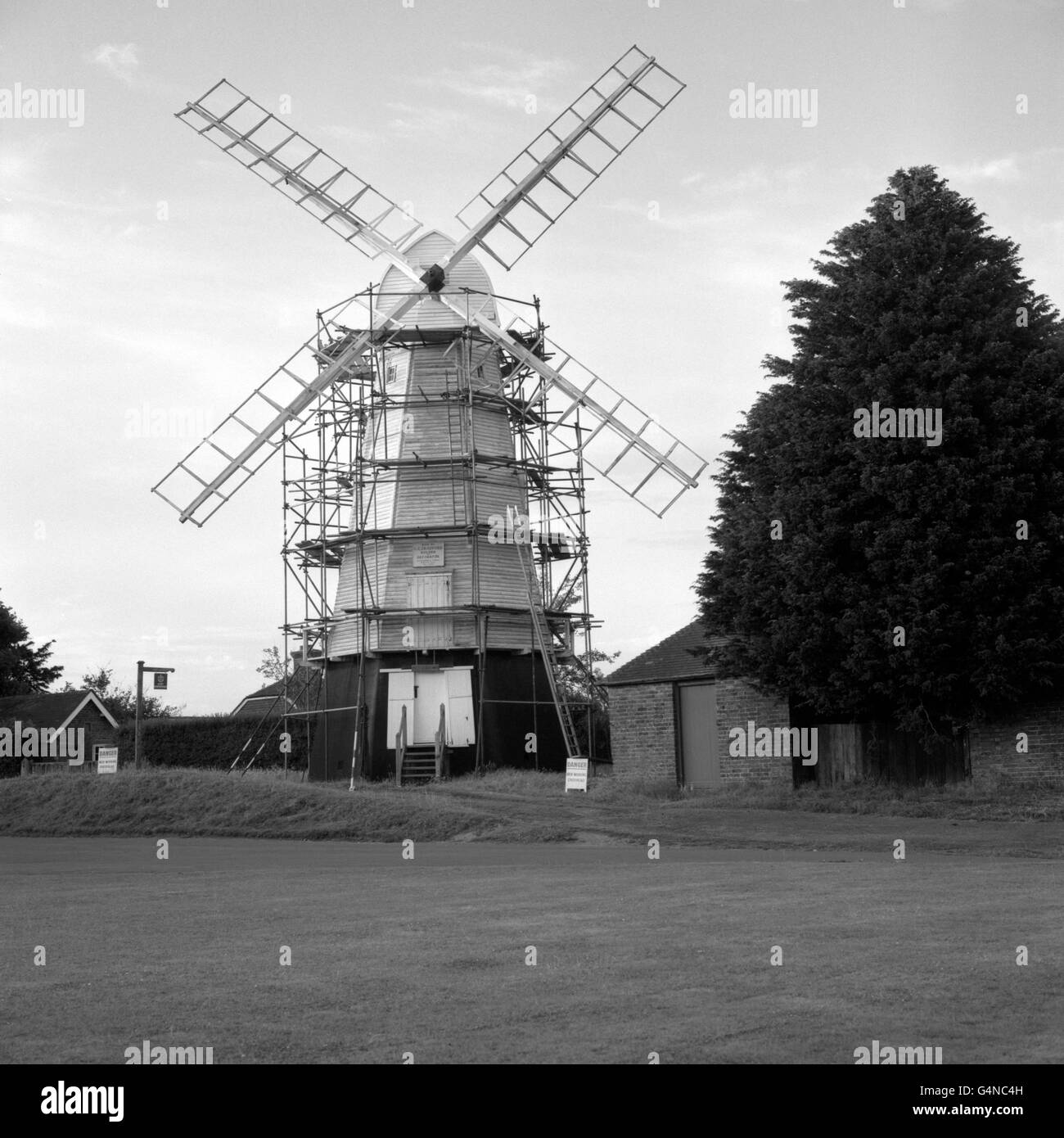 Buildings landmarks windmills archive pa117996 1 scaffold scaffolding