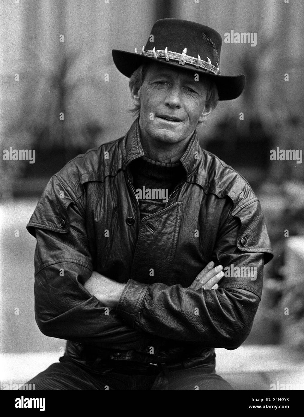 Crocodile dundee hat hi-res stock photography and images - Alamy