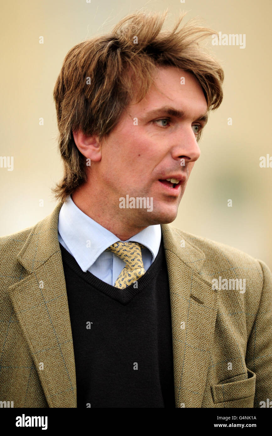 Alex hales trainer hi-res stock photography and images - Alamy
