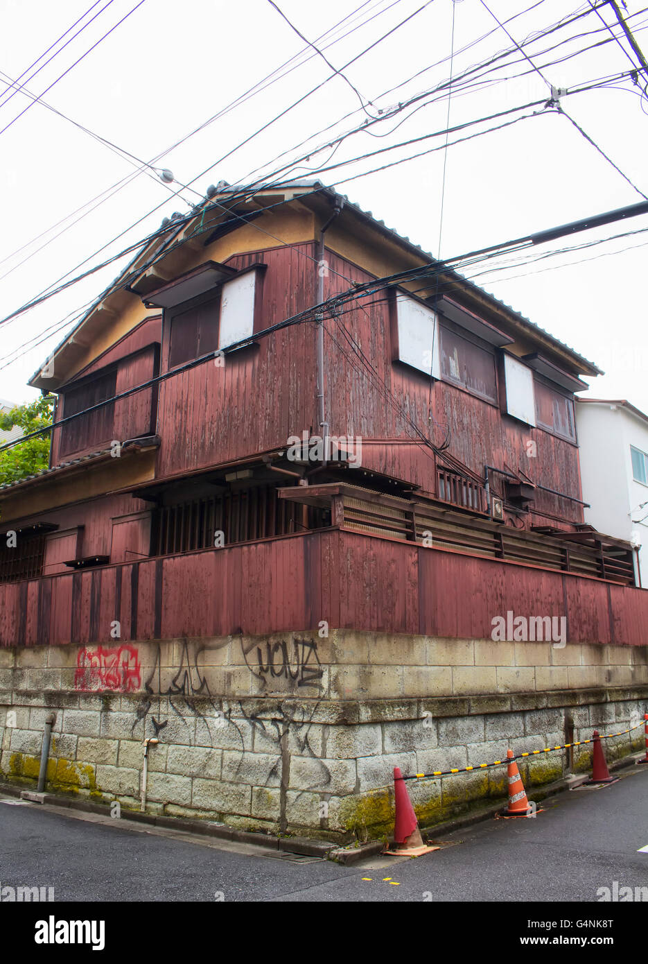 Traditional old house in Shibuya area Stock Photo Alamy