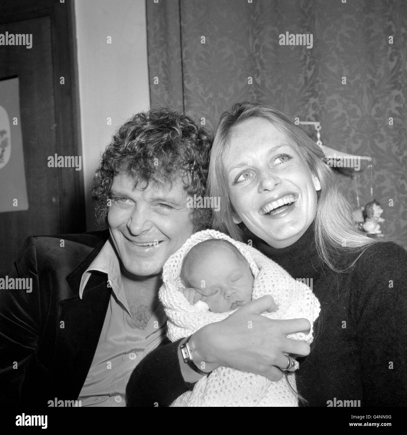 Entertainment - Twiggy and Family - Queen Charlotte's Hospital, London ...