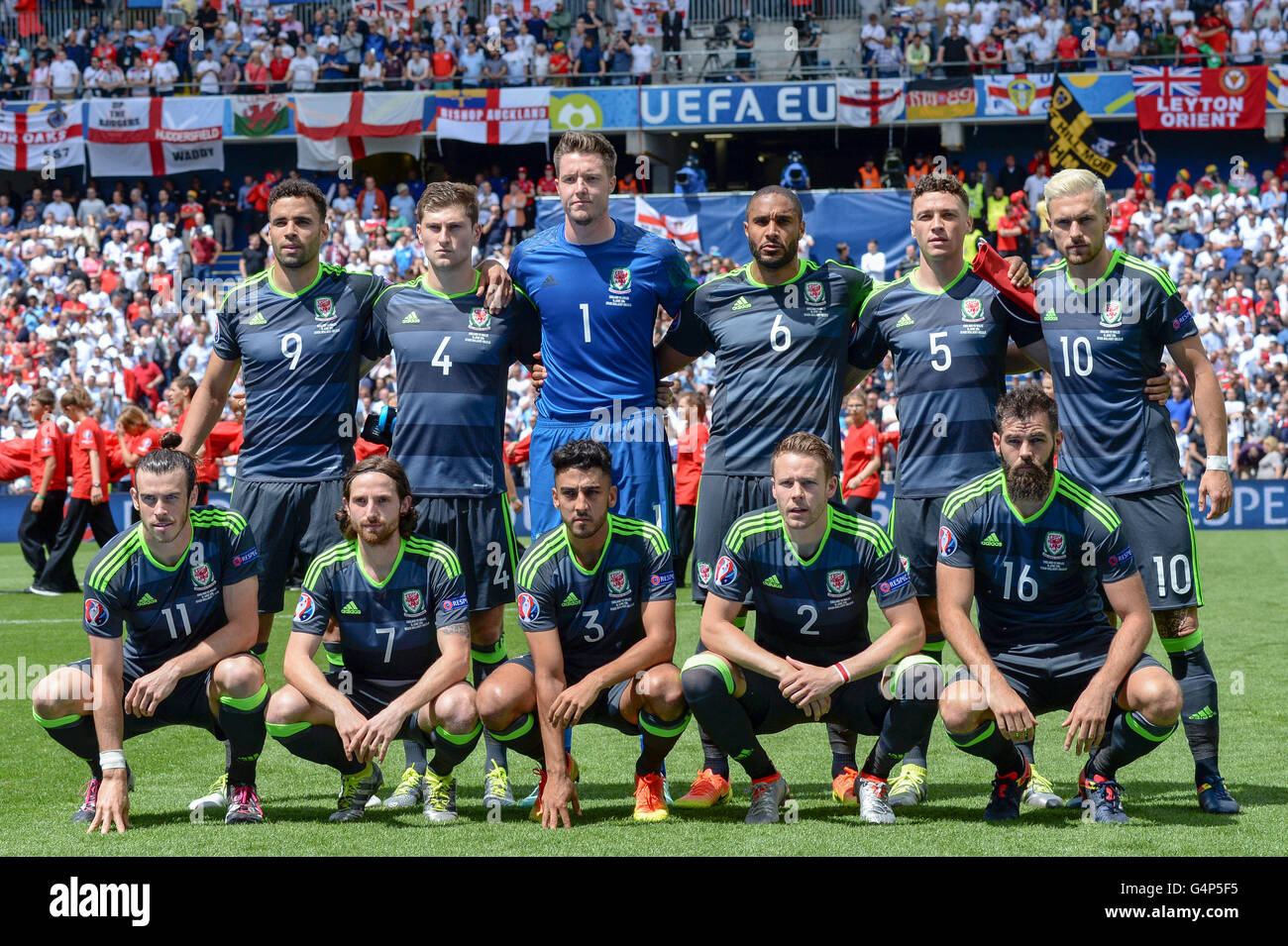 Lens France 16th June 16 Wales Team Group Line Up Wal Football Soccer Uefa Euro 16 Group B Match Between England 2 1 Wales At Stade Bollaert Delelis In Lens France C Aicfoto Aflo Alamy Live
