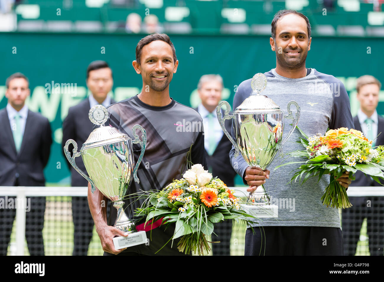 Halle, Germany. 19th June, 2016. Raven Klaasen (RSA) and Rajeev Ram (USA)  defeated Alexander Peya (AUT) and Lukasz Kubot (POL) in the doubles final  of the 2016 Gerry-Weber-Open in Halle, Germany in