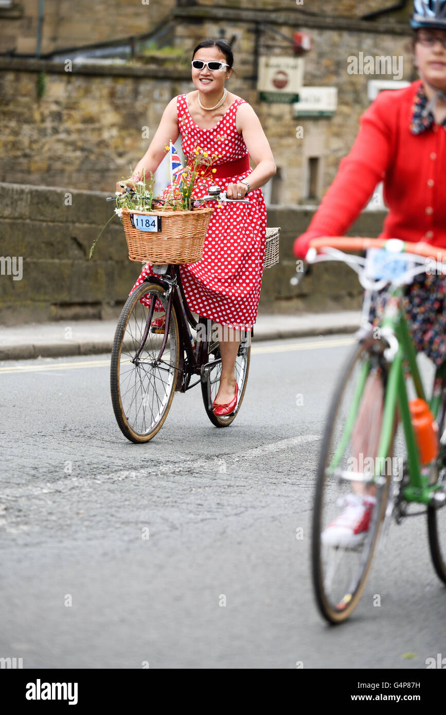 Bakewell,Derbyshire,UK19th June 2016.Cyclist from all round the world