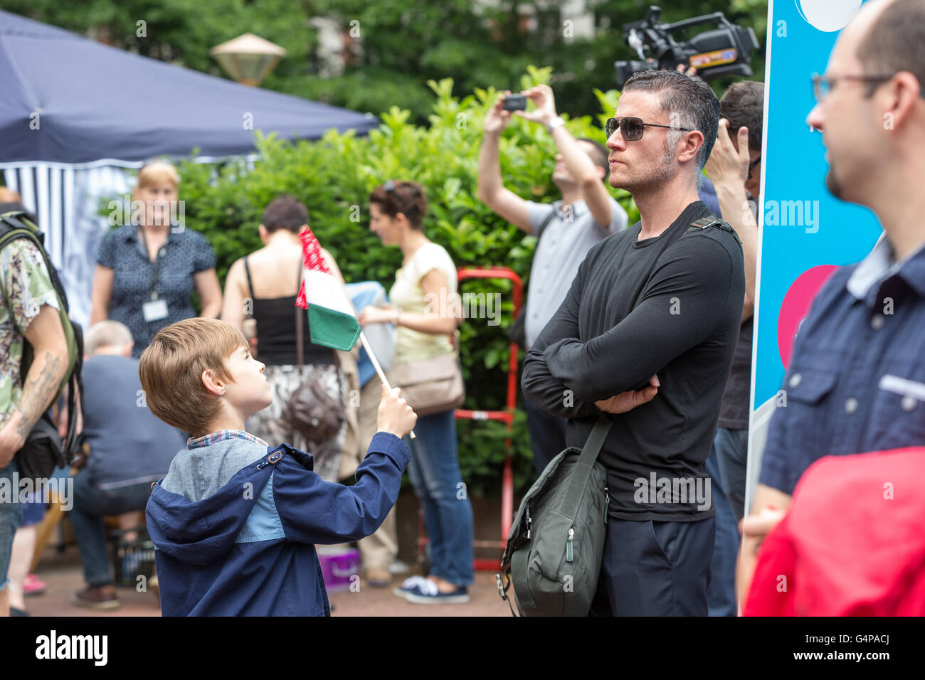 London, UK. 19th June, 2016. Londoners celebrated Hungarian Culture in Victoria Embankment Gardens, London, UK Credit:  Neil Cordell/Alamy Live News Stock Photo