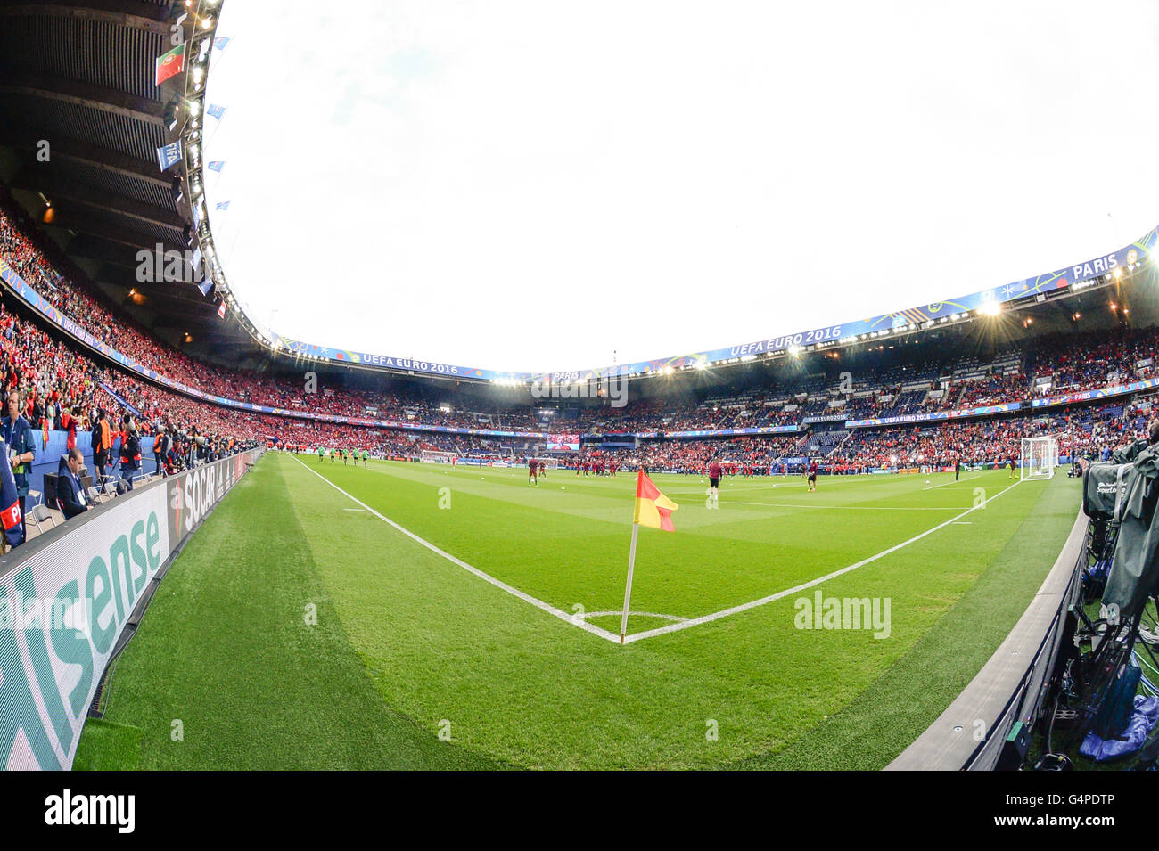 General View Stade Parc des Princes ; June 18, 2016 - Football : Uefa Euro France 2016, Group F, Portugal 0-0 Austria at Stade Parc des Princes, Paris, France. © aicfoto/AFLO/Alamy Live News Stock Photo