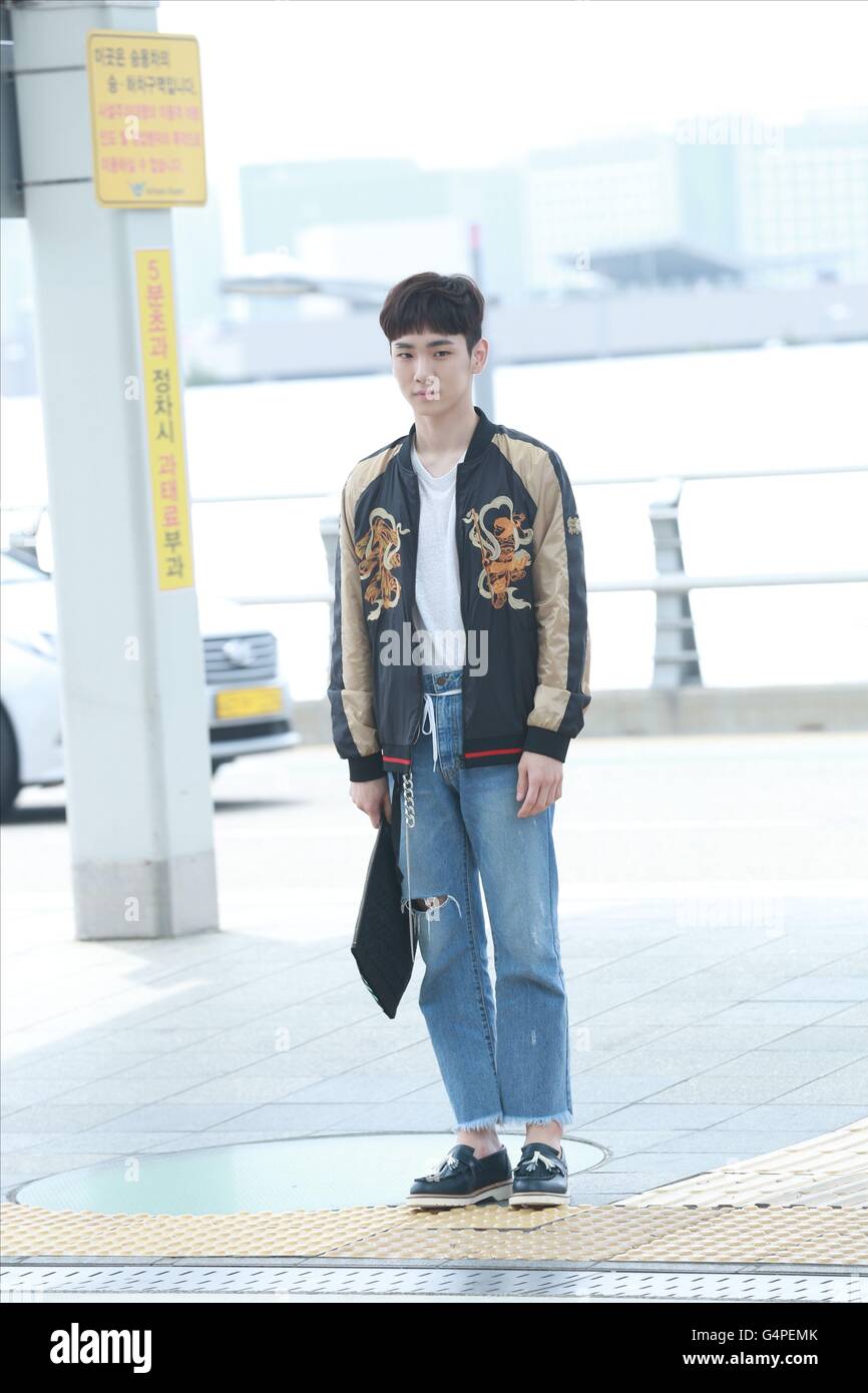 Seoul Korea th June 16 Shinee Member Key Flies To Paris For Stock Photo Alamy Seoul Korea th June 16 Shinee Member Key Flies To Paris For Stock Photo Alamy
