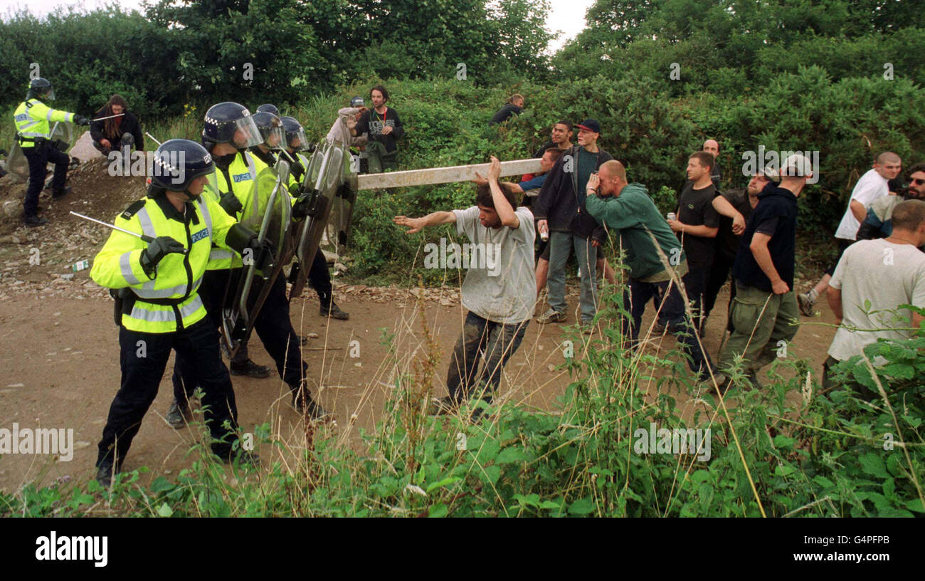 Landscape f l full length riot shield and helmet fighting hires stock photography and images