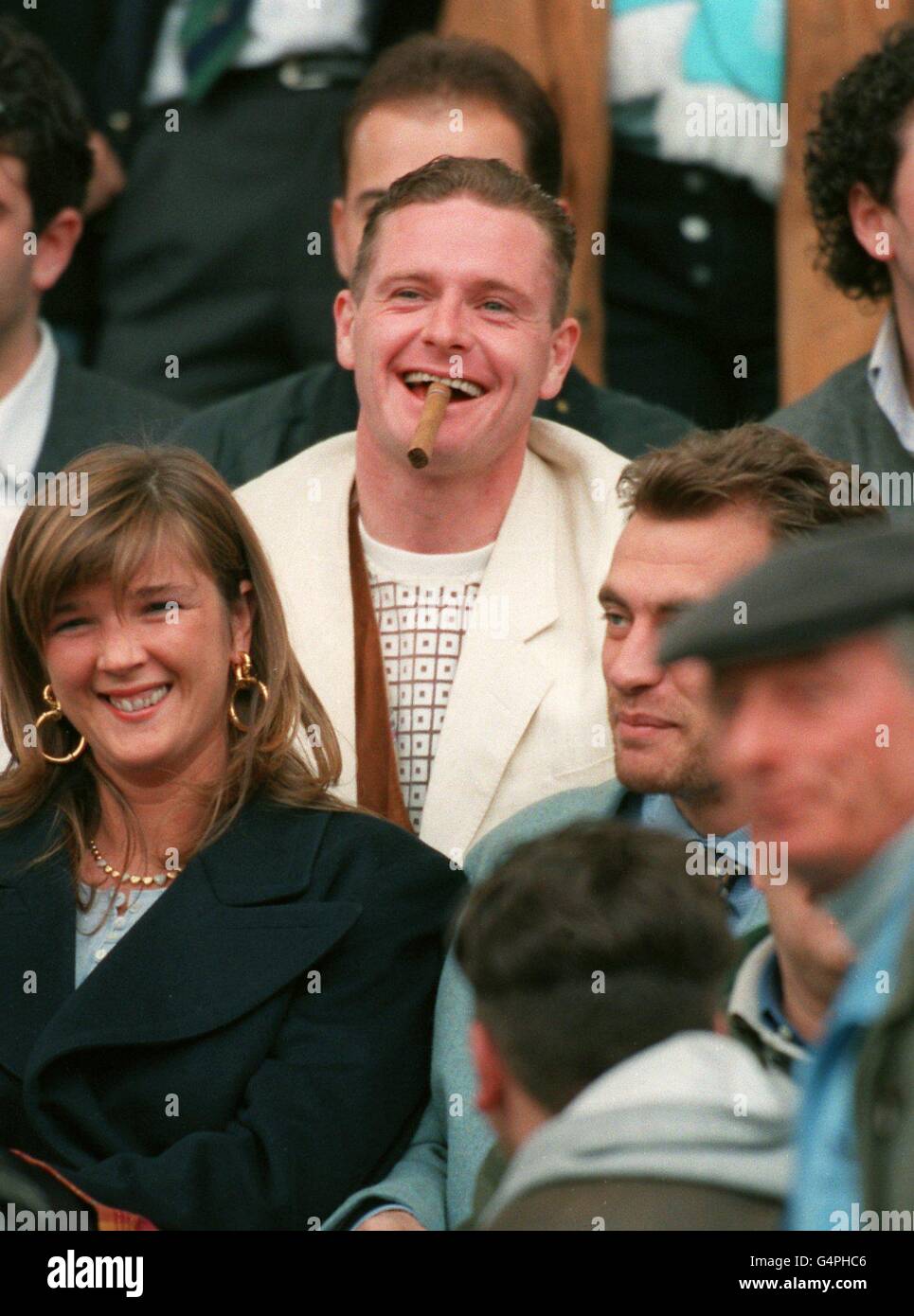 gazza cigarettes Football la1990 gazza gascoigne hi-res stock photography and images