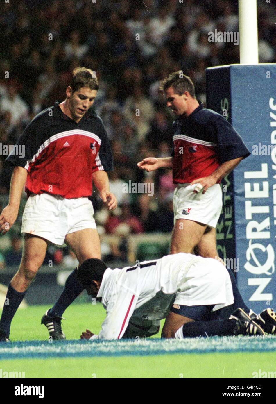 Rugby union scoring on ground jeremy guscott hires stock photography