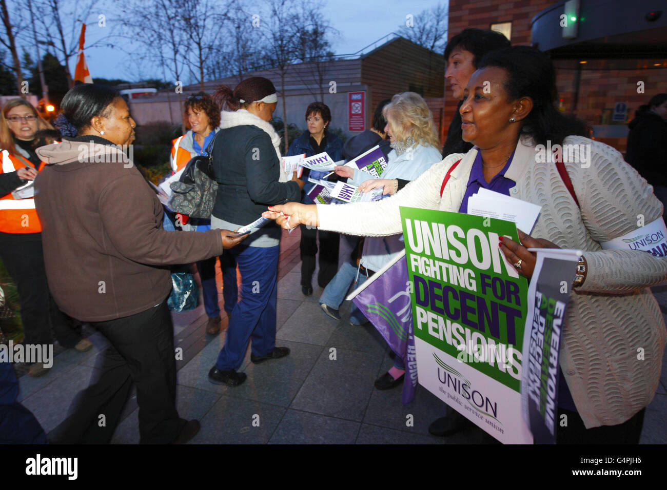 Unite unison unions picket outside the queen alexandra hospital in hi