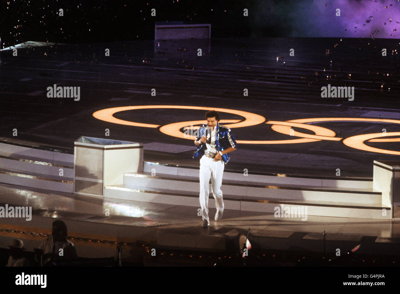 American singer Lionel Richie performing during the closing ceremony of the 1984 Los Angeles Summer Olympics. Stock Photo