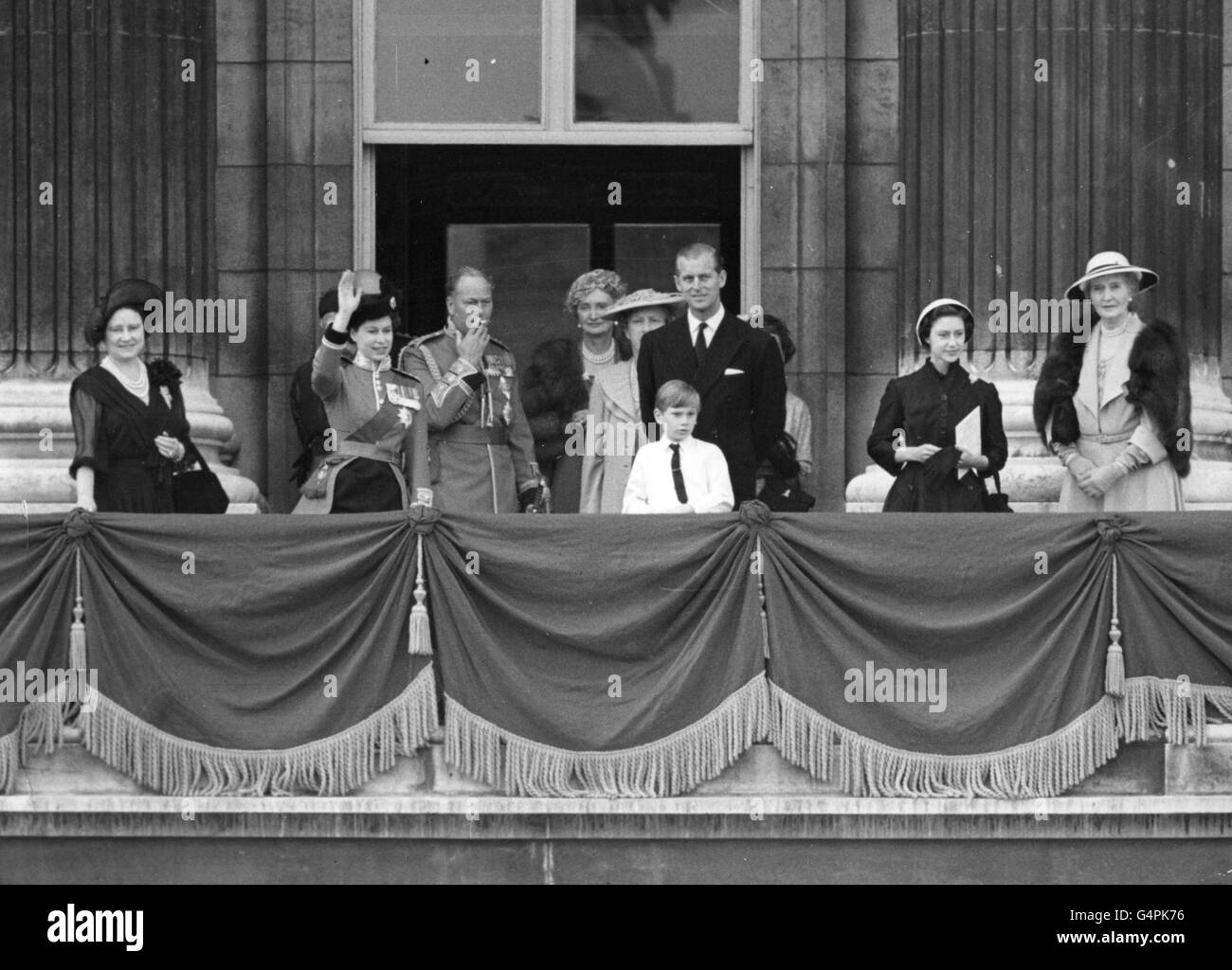 who in the royal family smoke cigarettes reddit Duke of gloucester smoking cigarette hi-res stock photography and images