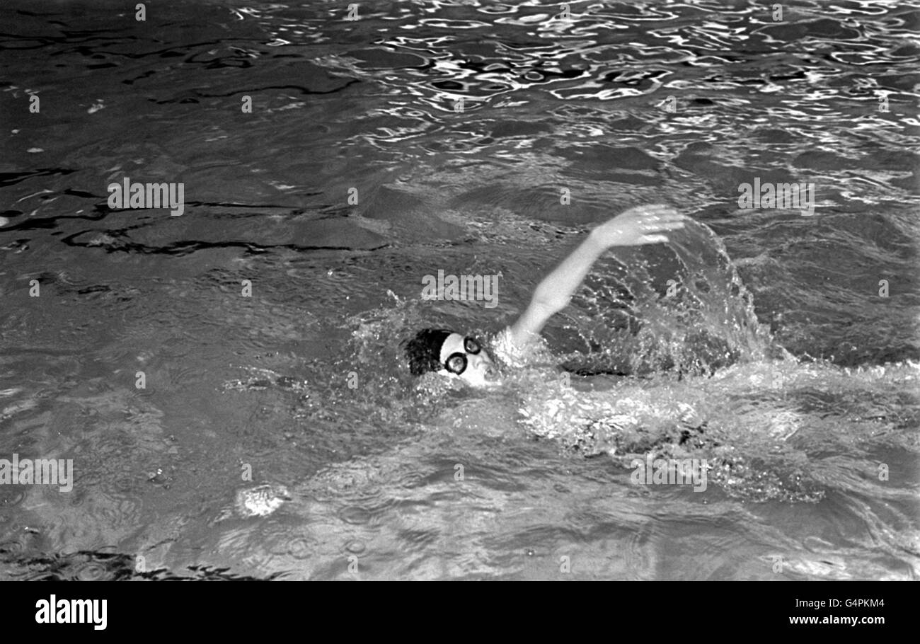 A library file picture of Sharron Davies, at 13 years old and 7 months she is the youngest member of the British swimming team for the 1976 Olympic Games, being staged in Montreal. Pictured here training in the baths at Plymstock school near Plymouth, Devon. Stock Photo