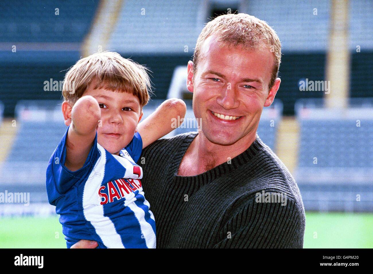 Social kyle shearer hi-res stock photography and images - Alamy