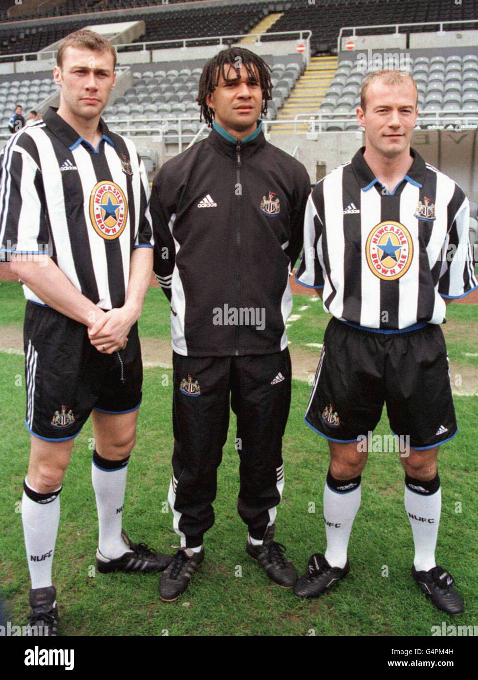 Library file picture dated 15/4/99 of Newcastle United manager Ruud Gullit with Duncan Ferguson (left) and Alan Shearer at the Newcastle United launch of their new strip at St James Park in Newcastle. Gullit today (Saturday 28th August 1999) resigned as manager of Newcastle United after a poor start to the new Premiership season. See PA Story SOCCER Newcastle. PA Photo Stock Photo