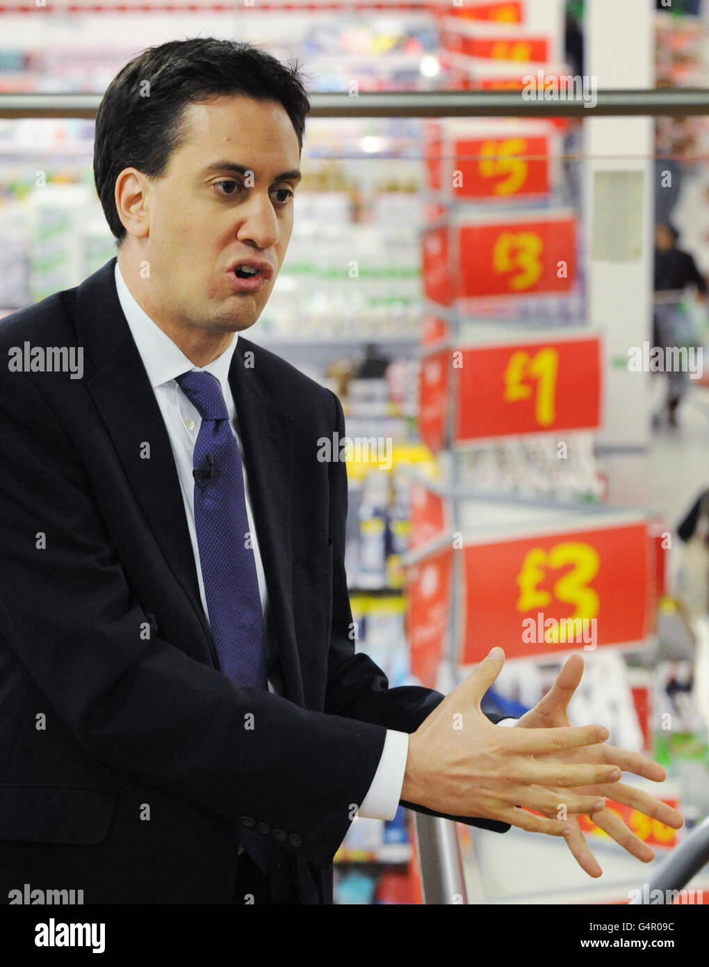 Miliband visits Asda in Clapham Stock Photo