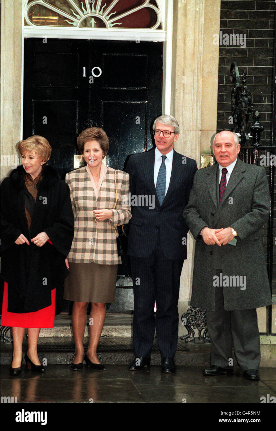Elizabeth Major PA NEWS PHOTO 7/12/93 JOHN MAJOR & HIS WIFE RAISA AT NO.10 DOWNING ...