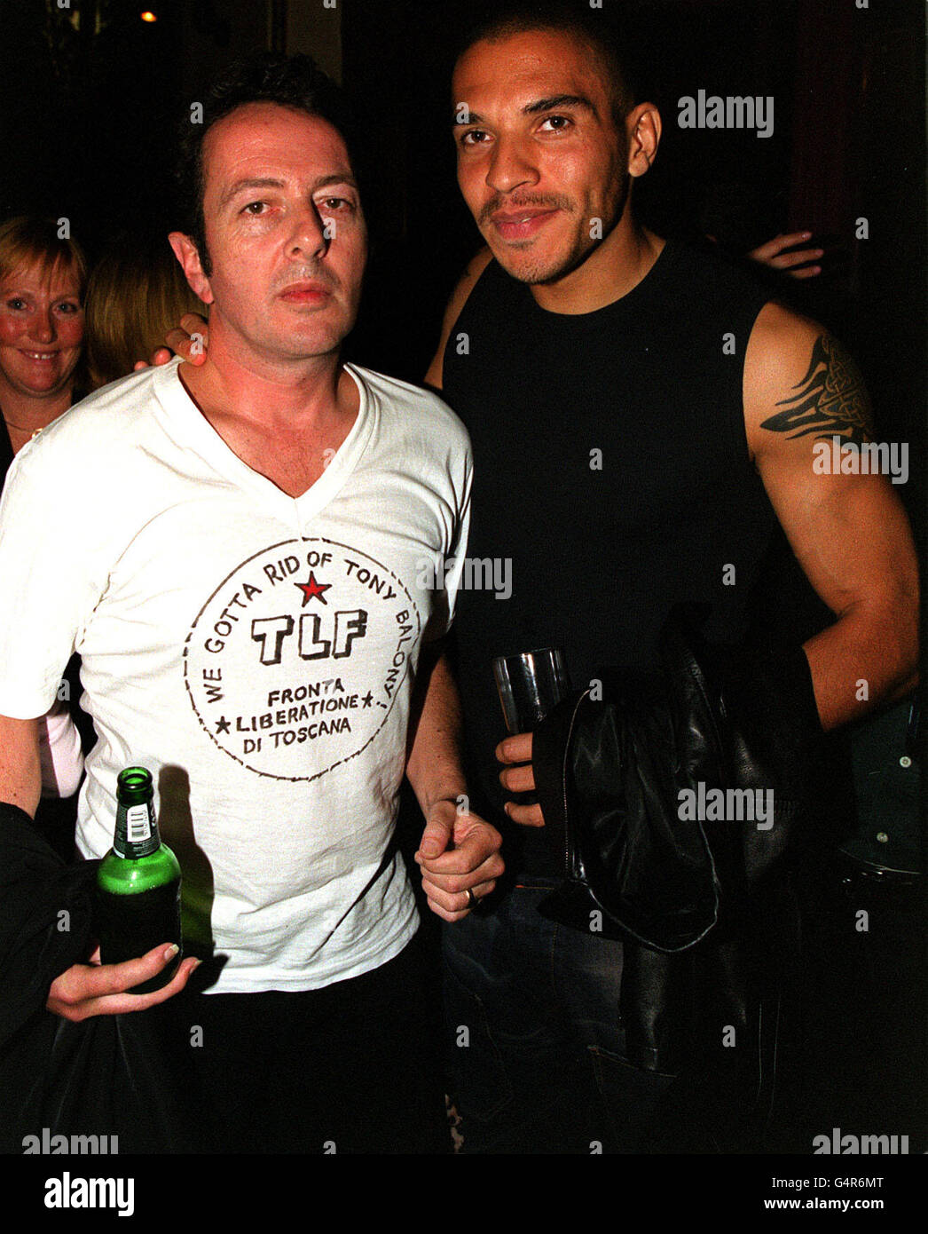 Joe Strummer, of The Clash, with Stan Collymore at the premiere of the BBC2 documentary 'Westway To The World' in Notting Hill in London. The film is about the career of The Clash, who split in 1986 Stock Photo