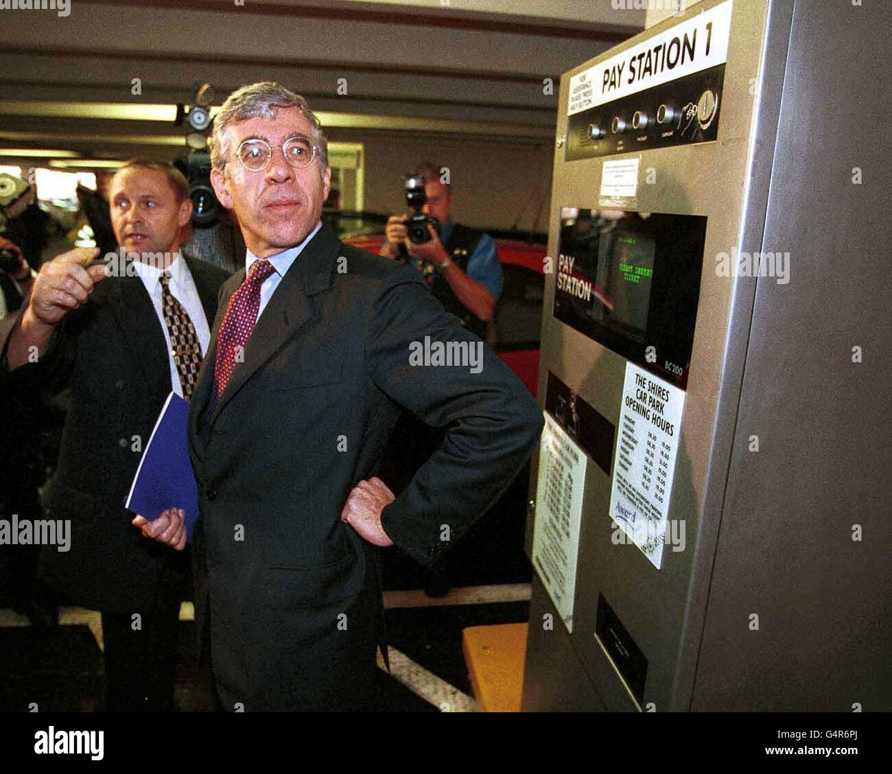Straw/ Car crime Stock Photo Alamy