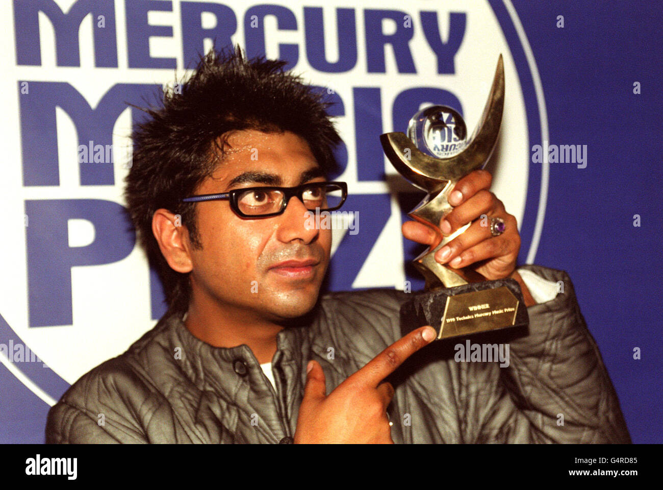 Percussionist talvin singh hi-res stock photography and images - Alamy