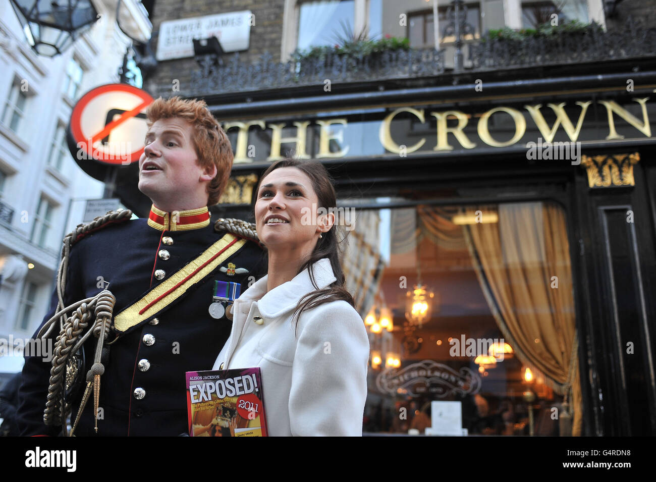 Prince Harry and Pippa Middleton lookalikes Roddy Walker and Hannah  Williams visit London's Soho in a spoof tour to promote photographer Alison  Jackson's new book EXPOSED! Stock Photo - Alamy