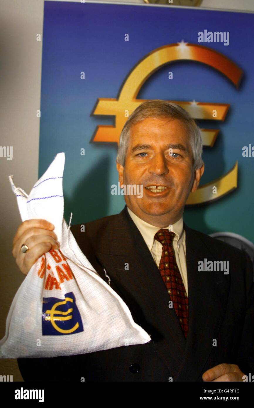 Euro 950 hires stock photography and images Alamy