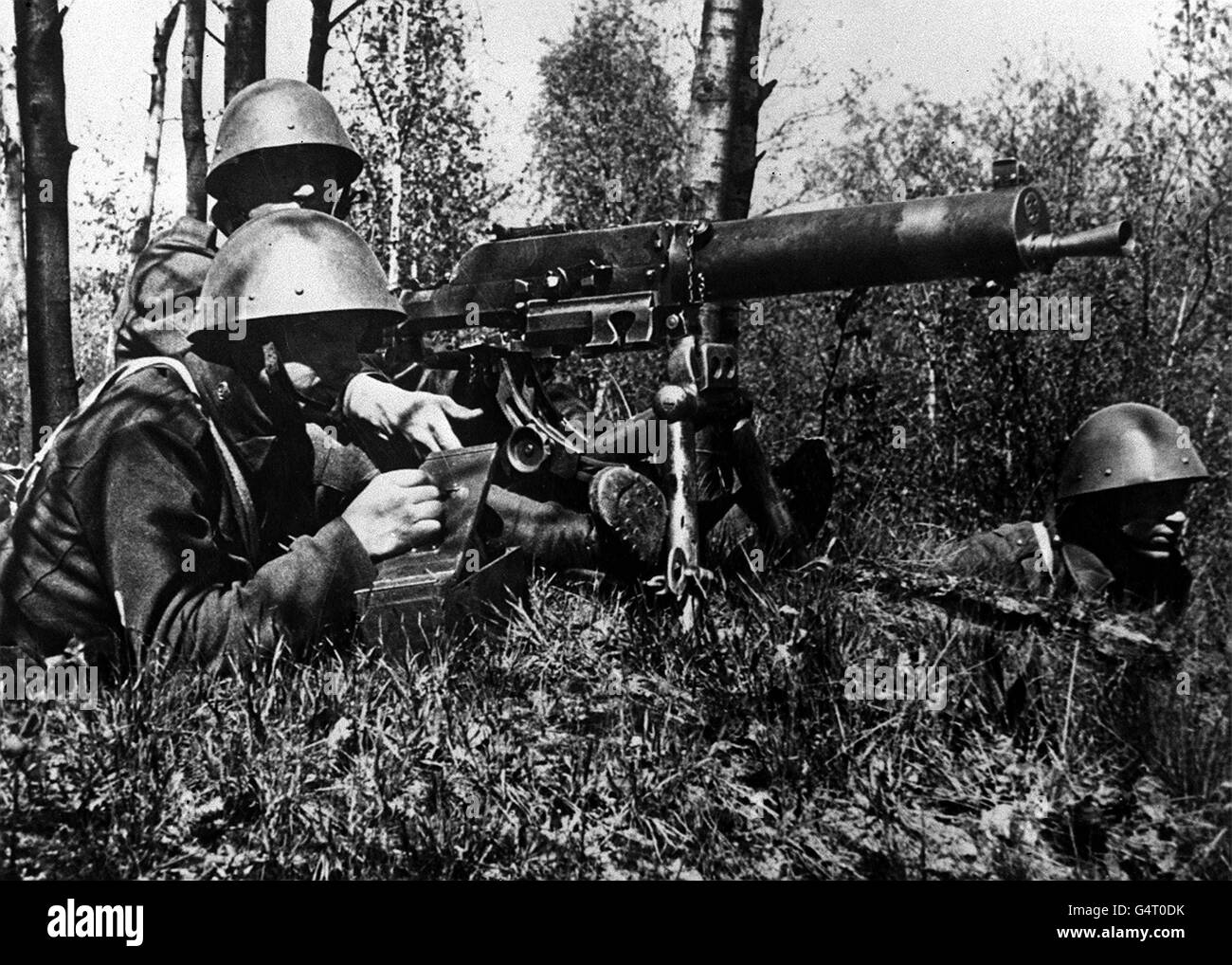 21/11/1938 - On this Day in History - Nazi forces occupied western Czechoslovakia and declared its people German citizens A Czech machine gun crew near the frontier during Czechoslovakian Army manoeuvres in 1938. The Czech Army was left powerless to prevent the ceding of the Sudetenland to Germany under the Munich agreement. German occupation began on 1st October 1938. Stock Photo