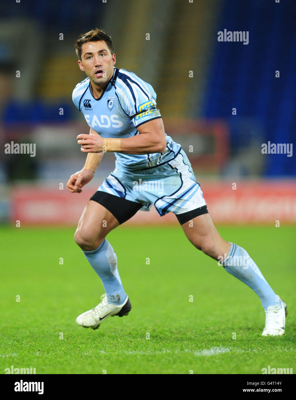 Cardiff blues v dragons newport gwent hi-res stock photography and ...
