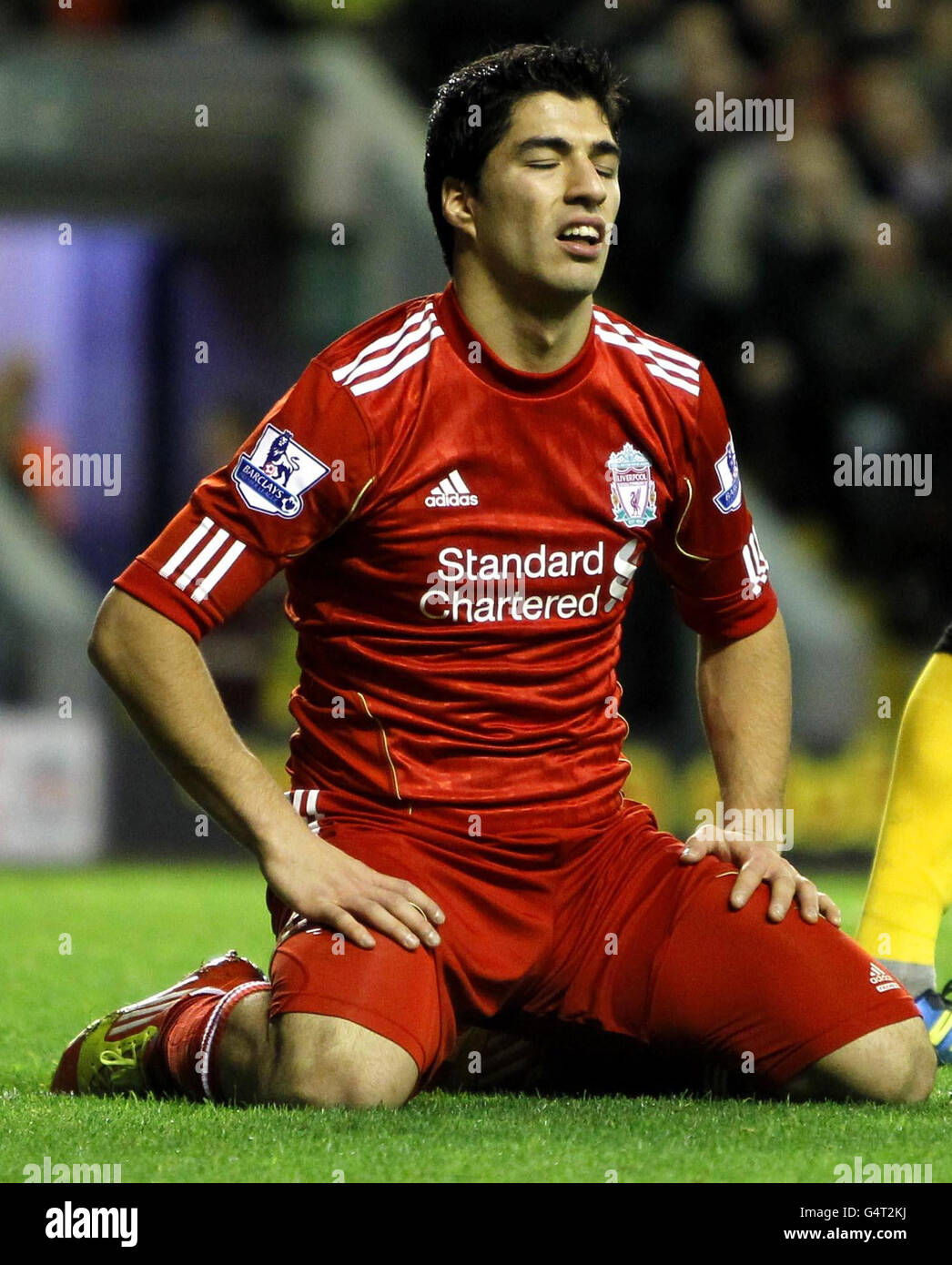 Liverpools luis suarez sits dejected barclays premier league match anfield  hi-res stock photography and images - Alamy, image size:1046x1390
