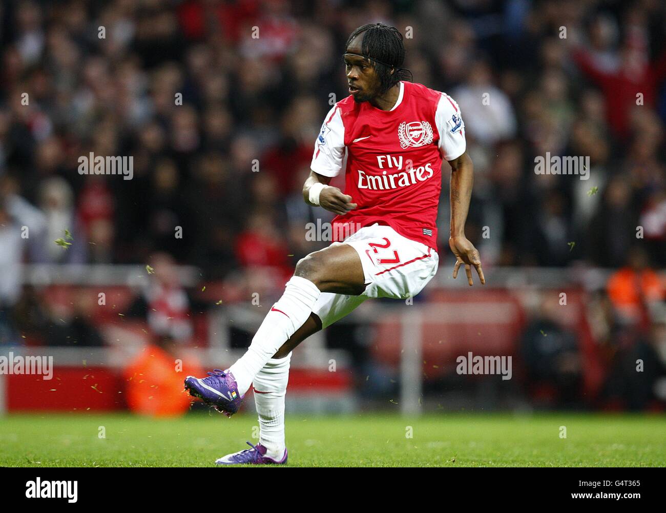 emirates-stadium-yao-gervinho-hi-res-stock-photography-and-images-alamy