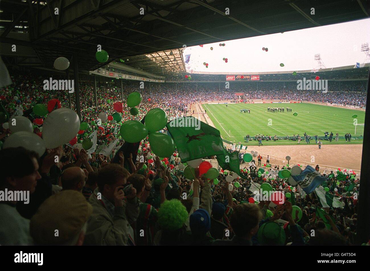 Auto windscreens trophy soccer hires stock photography and images Alamy