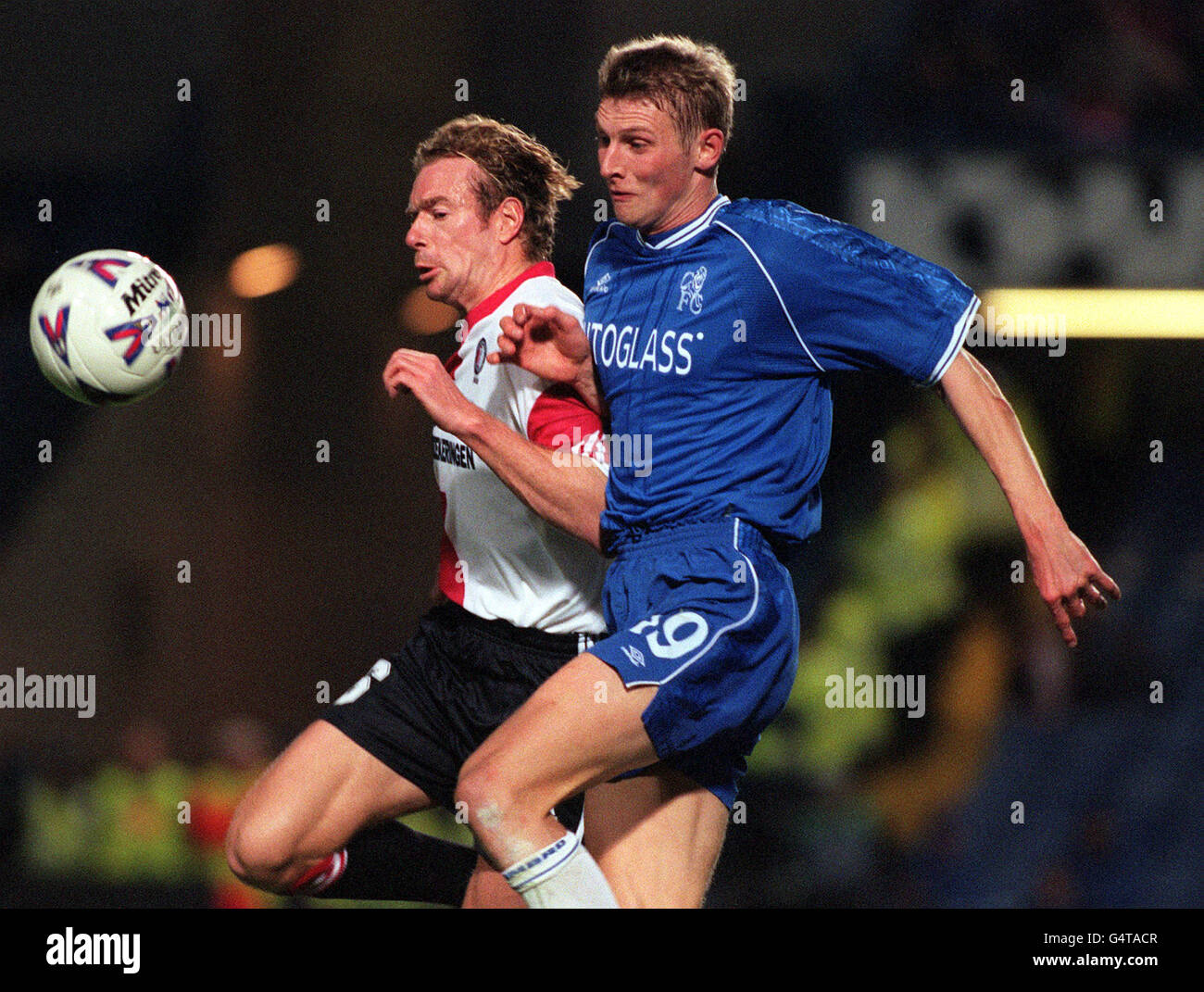 1 2 tore hi-res stock photography and images - Alamy