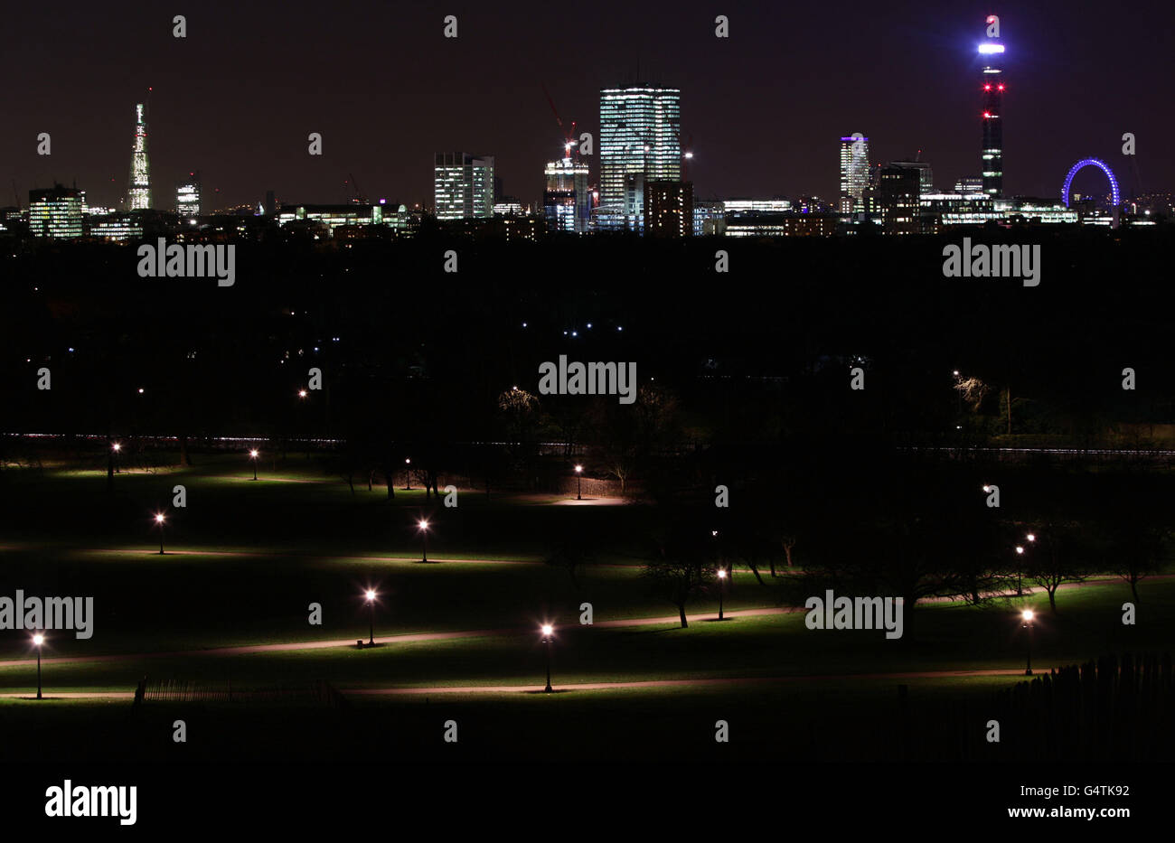 London skyline night bt tower hi-res stock photography and images - Alamy