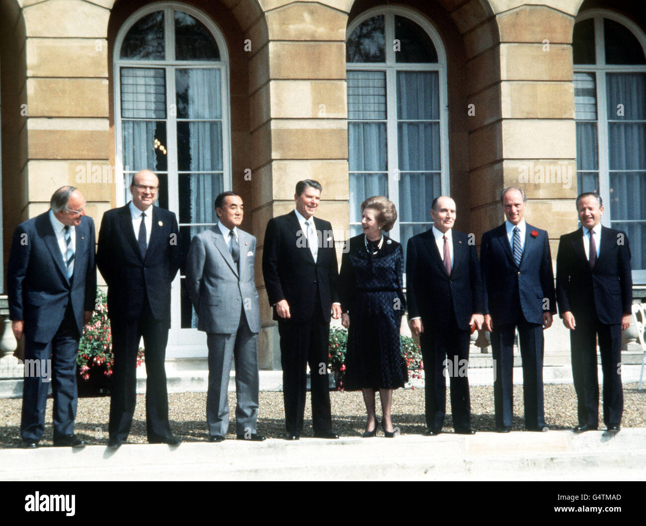 Heads of delegations assembled at Lancaster House, London, on the second day of the seven-nation London Economic Summit. * (L-R) West German Chancellor Helmut Kohl, Italy's Premier Benito Craxi, Japan's Prime Minister Yasuhiro Nakasone, America's President Ronald Reagan, British Prime Minister Margaret Thatcher, French President Francois Mitterand, Canadian Premier Pierre Trudeau and EEC Commissioner Gaston Thorn Stock Photo