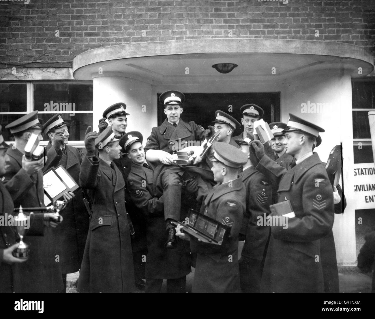 raf police apprenticeship