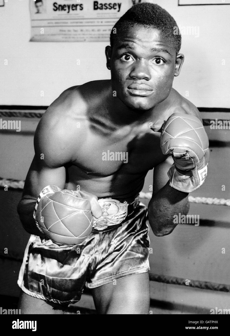 Fighting stance Black and White Stock Photos & Images Alamy